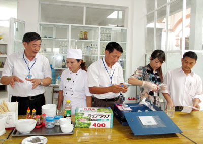 Những bất cập trong việc kiểm tra an toàn thực phẩm